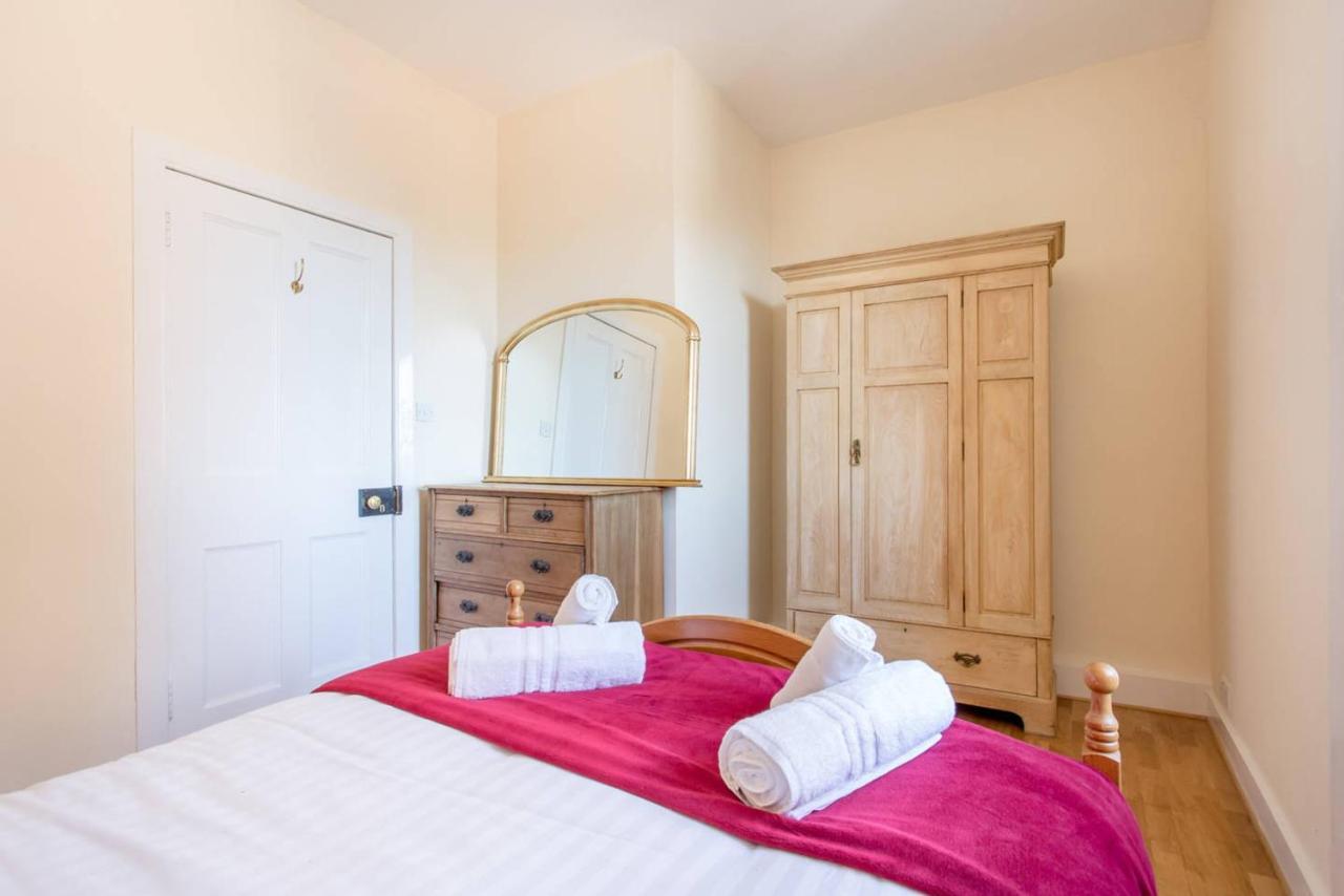 Altido Retro Castle Retreat 2Bed Apartment Единбург Екстериор снимка